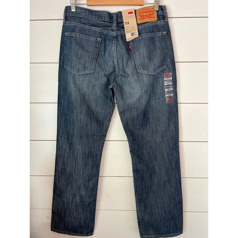 NWT Levis 514 Straight Fit Mens Jeans 33x30 Medium Wash Blue Denim Classic